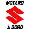 motard à bord suzuki